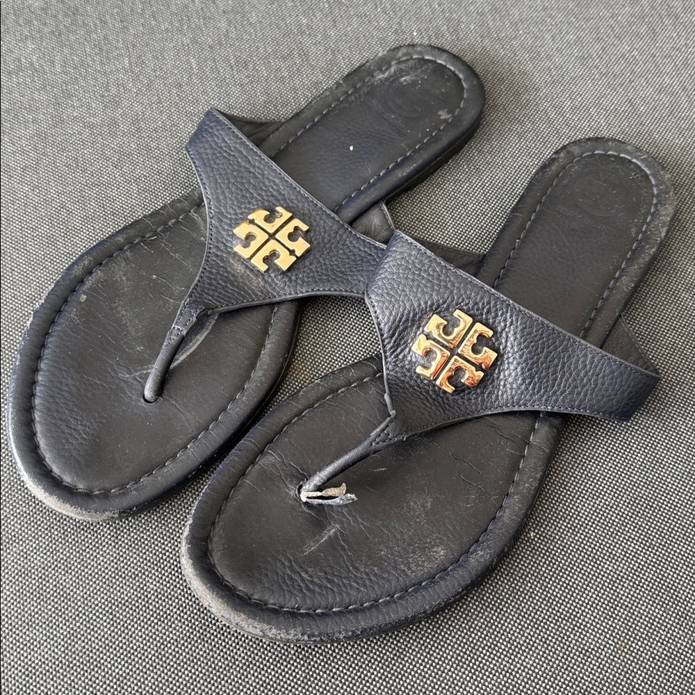 Tory Burch Jolie Flat Thong Tumbled Leather Sandal Shoes - Black Sz 9.5 Preppy - Picture 2 of 8